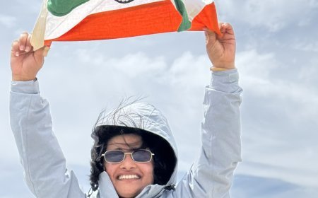 Shivangi Pathak A Young Girl From Haryana hoists Indian flag on Australia’s Mount Kosciuszko on Republic Day