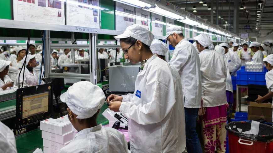 Apple Sends 1.5 Million iPhones from India to the US to Bypass Trump's Tariffs
